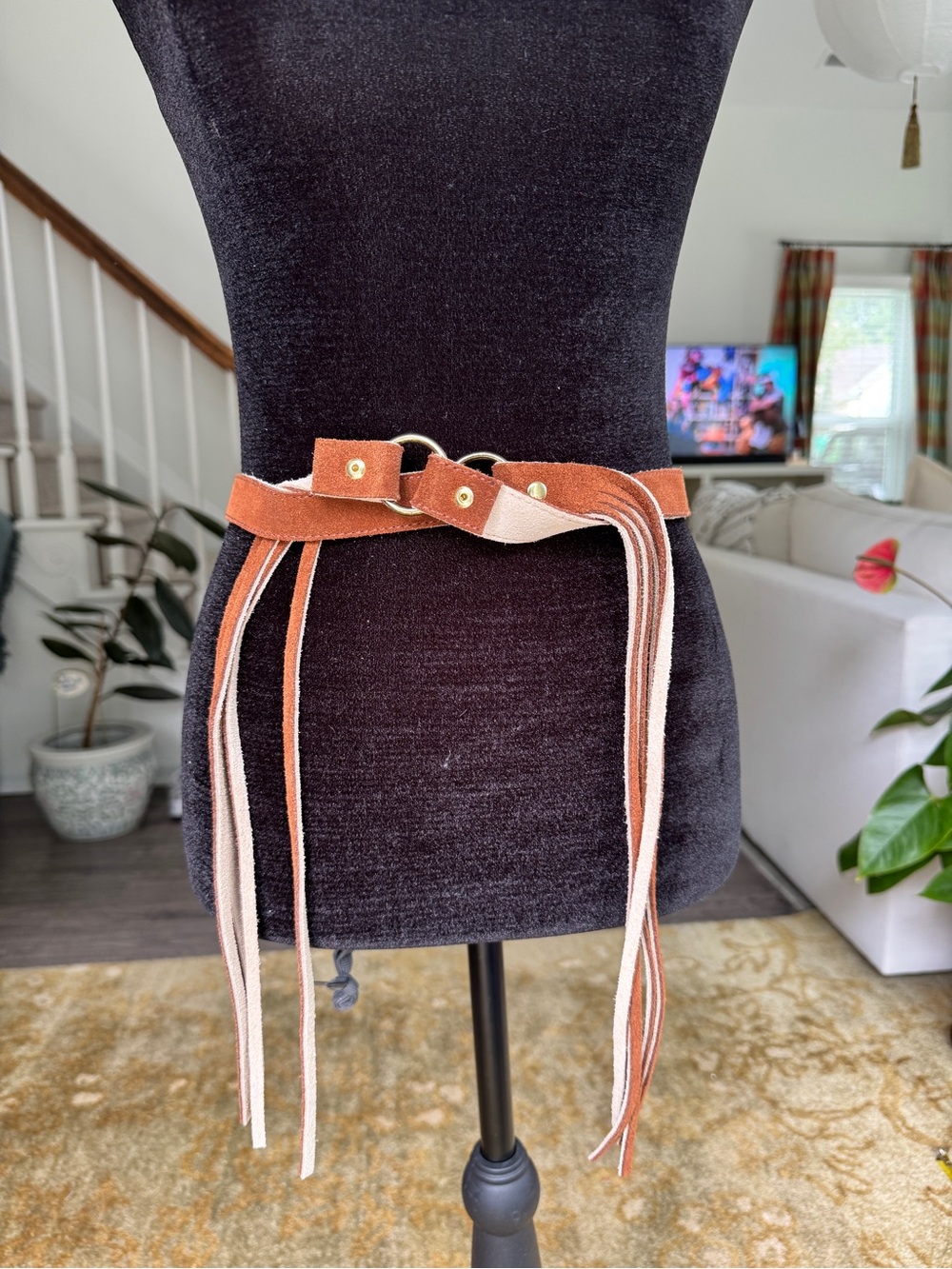 Women’s Vintage Brown Suede Fringe Belt - Stylish Waist Tie - Picture 2 of 5